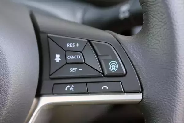 「【付いてなければクルマにあらず……ぐらい重要！】新車購入時に選ぶべき先進安全運転支援＆快適装備８選」の画像