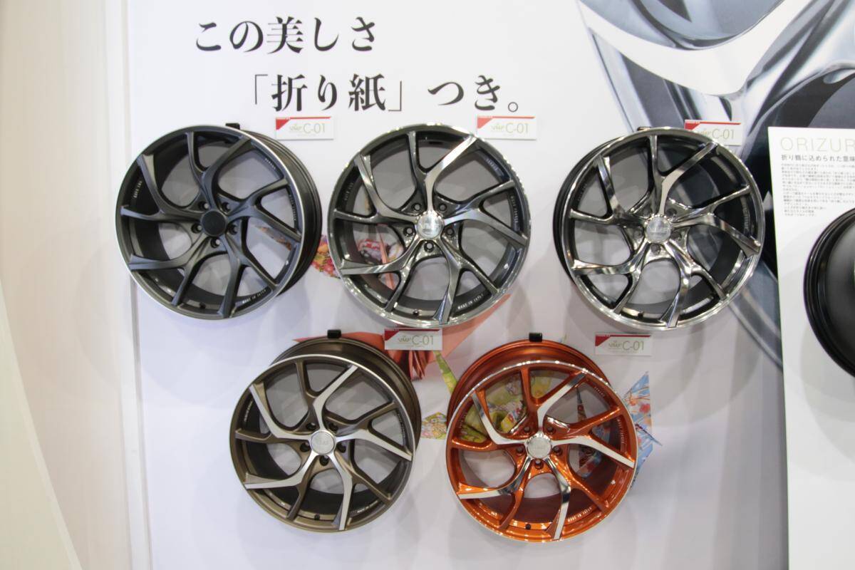 鍛造＝スポーツ用の常識を覆す！　レイズから高級車向けアルミホイール「VMF」が登場【大阪オートメッセ2020】