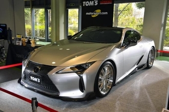 レーシーさ満点のトムスLC500＆ヴォクシー！　スーパーGTで培ったレーシングテクノロジーを採用【大阪オートメッセ2020】