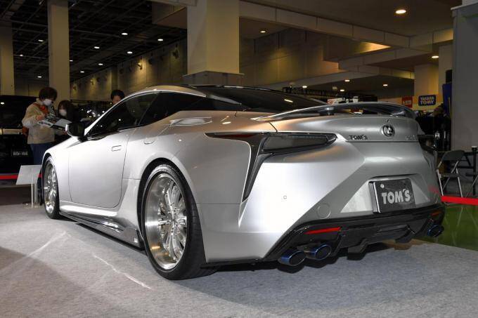 レーシーさ満点のトムスLC500＆ヴォクシー！　スーパーGTで培ったレーシングテクノロジーを採用【大阪オートメッセ2020】