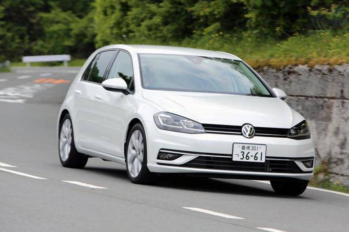 【クラウンやスカイラインに負けず劣らず！】いま高齢者の愛車にミニとニュービートルが人気な理由