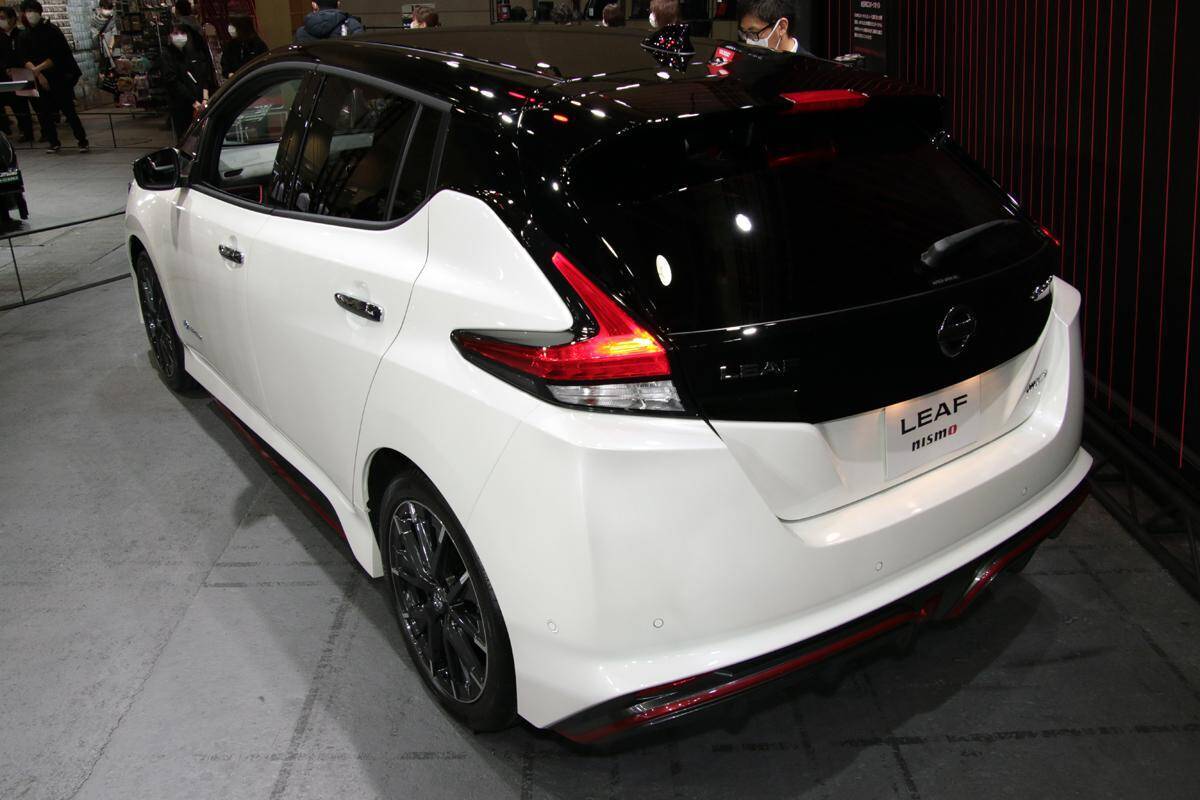 カタログに表記なし！　オートメッセで展示された日産リーフニスモに装着されていた「レカロ」の謎【大阪オートメッセ2020】