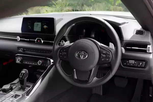 「トヨタとBMWの共作「GRスープラ」！　カギも室内のアチコチもBMWのままな理由とは」の画像