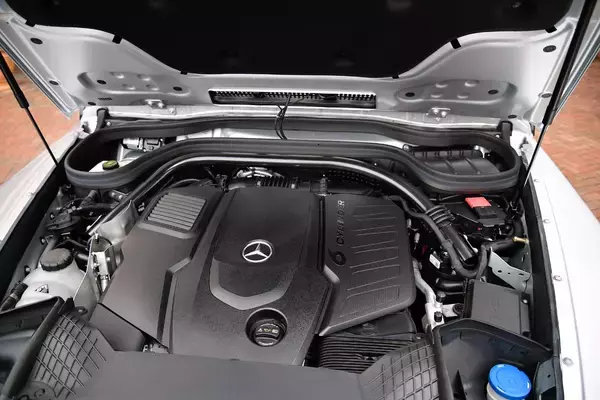 「【試乗】悪路走破性と引き替えの実用性の低さとはオサラバ！　メルセデス・ベンツ「G350d」の圧倒的な走りと上質感」の画像