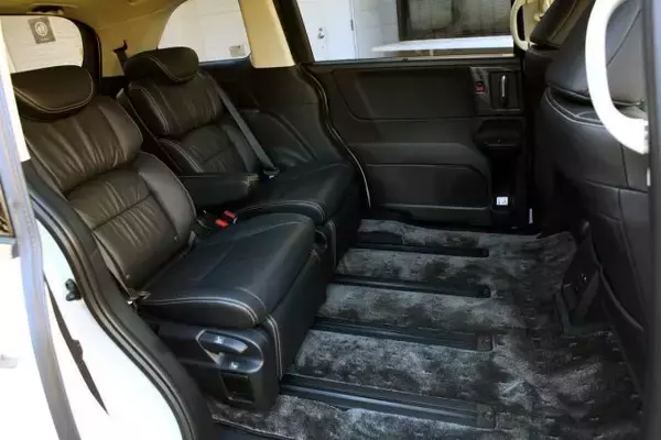 「【プライドを捨てても真似すべき！】超便利なのになぜか浸透しないクルマの装備11選」の画像