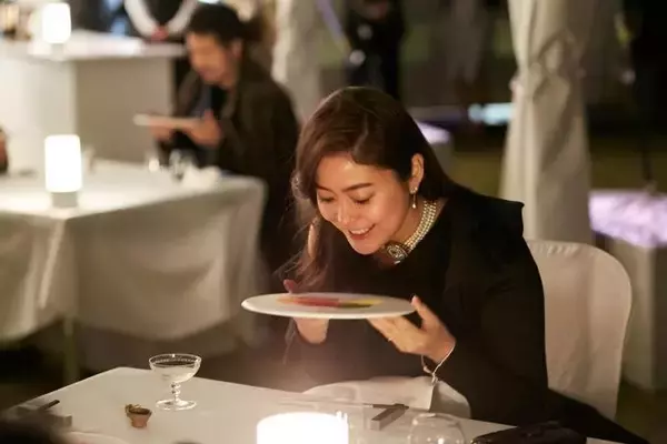 「LEXUSで連れて行かれる幻のレストランとは！　クルマ好き女子が沖縄での非日常体験に感涙」の画像