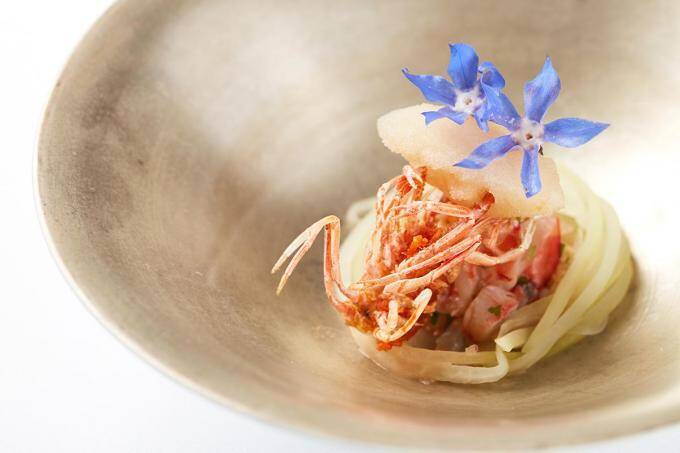 LEXUSで連れて行かれる幻のレストランとは！　クルマ好き女子が沖縄での非日常体験に感涙