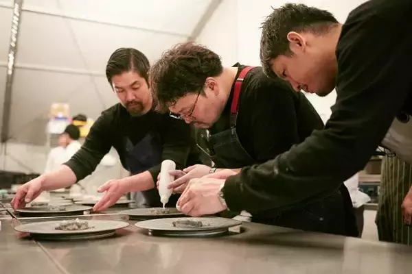 「LEXUSで連れて行かれる幻のレストランとは！　クルマ好き女子が沖縄での非日常体験に感涙」の画像