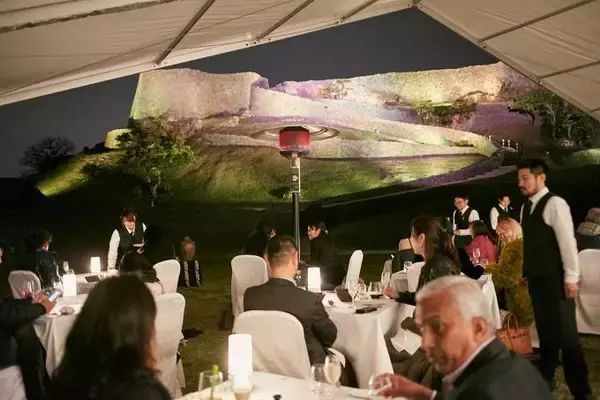 「LEXUSで連れて行かれる幻のレストランとは！　クルマ好き女子が沖縄での非日常体験に感涙」の画像