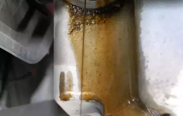 「【再起不能も！】たとえ走れても放置してはいけないクルマの故障や不具合５つ」の画像