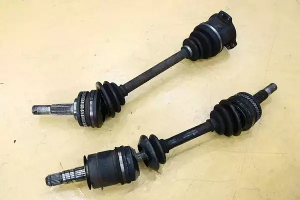 「【再起不能も！】たとえ走れても放置してはいけないクルマの故障や不具合５つ」の画像