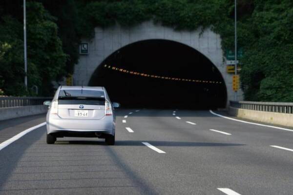 2車線以上ある高速道路で 車線の幅 が異なる理由とは 年3月16日 エキサイトニュース