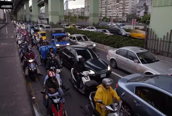 「加速度的に進むクルマの電動化でインフラ整備が難しい発展途上国はどうなるのか」の画像