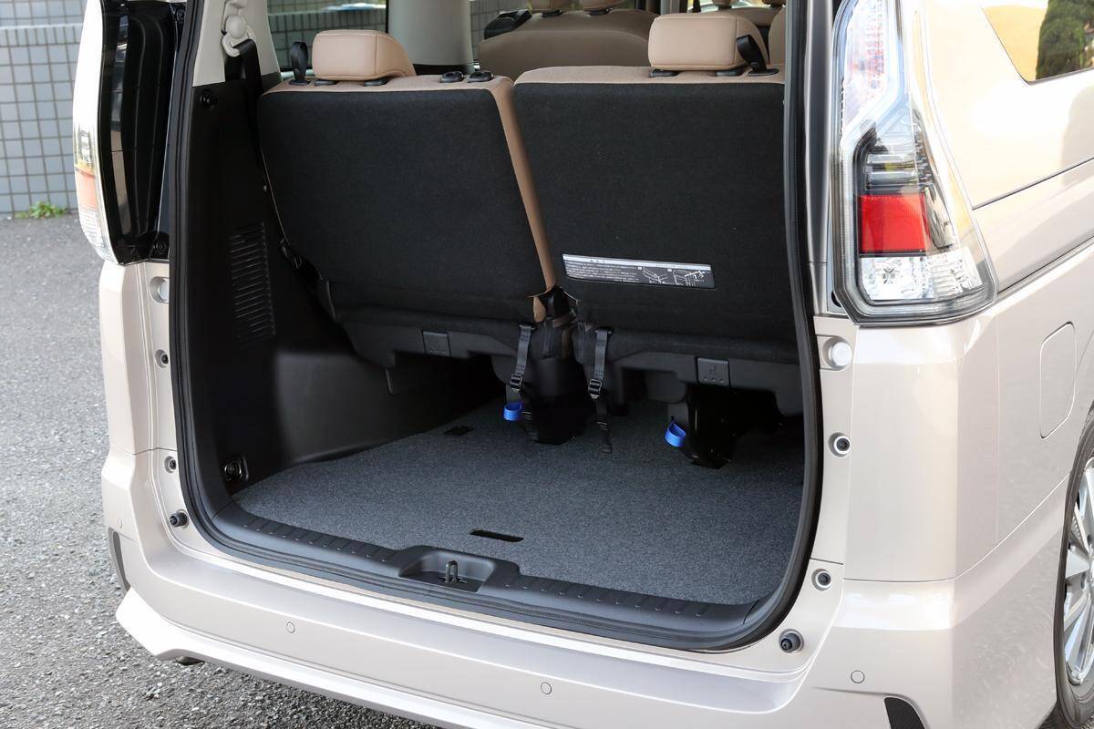 ドアには残されているのになぜ？　最近のクルマのトランクから鍵穴がなくなった理由