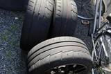 「雑な保管方法や過積載もダメ！　使用時以外にもあったタイヤのパンク要因とは」の画像3