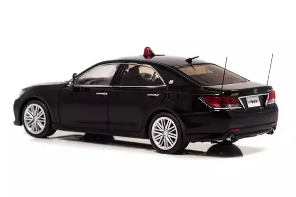「ヒコセブンからトヨタ・クラウンの要人警護車＆白黒パトカー２種が43分の1スケールで発売」の画像