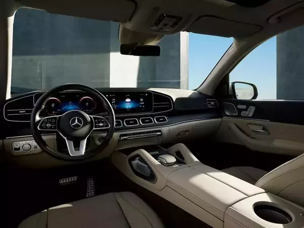 「３世代目となる最上級SUV「メルセデス・ベンツGLS」が登場　1263万円から」の画像