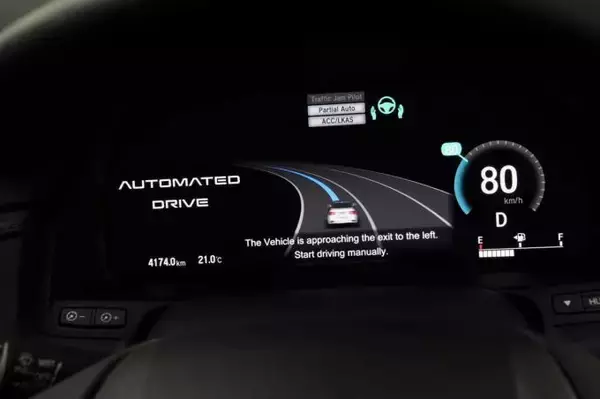 「自動運転の進化や交通事故減少にも繋がる！　5G解禁で変わる自動車社会とは」の画像