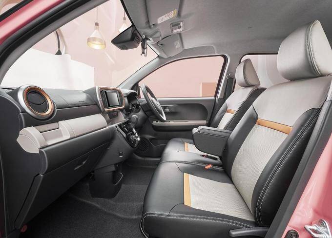 トヨタ・パッソに可愛らしさをアップさせたピンクの特別仕様車「モーダ・チャーム」を設定