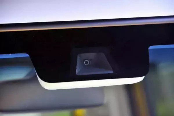 「高すぎるいまどきの軽自動車！　普通車と同じ値段でも選ぶ価値はあるのか」の画像