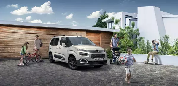 「日本でバカ売れの「国産ミニバン」が世界的な人気とならないワケ」の画像