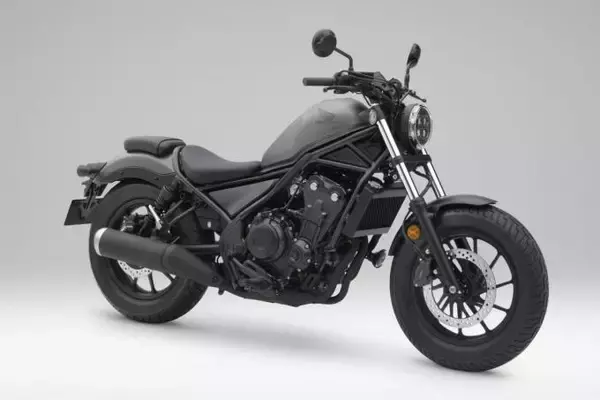 「まさかのオンパレード！　バイクでは当たり前だがクルマ好きには驚くこと７つ」の画像