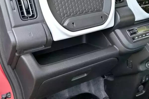 「キープコンセプトに見えて大幅進化！　新型スズキ・ハスラーの内外装をチェック」の画像