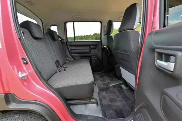 「キープコンセプトに見えて大幅進化！　新型スズキ・ハスラーの内外装をチェック」の画像