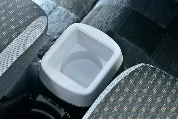 「キープコンセプトに見えて大幅進化！　新型スズキ・ハスラーの内外装をチェック」の画像