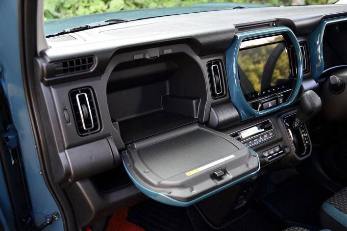 キープコンセプトに見えて大幅進化！　新型スズキ・ハスラーの内外装をチェック