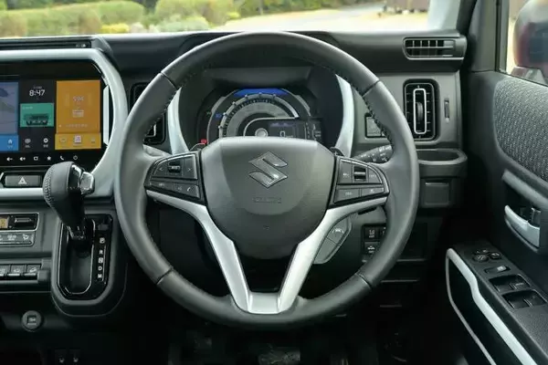 「キープコンセプトに見えて大幅進化！　新型スズキ・ハスラーの内外装をチェック」の画像