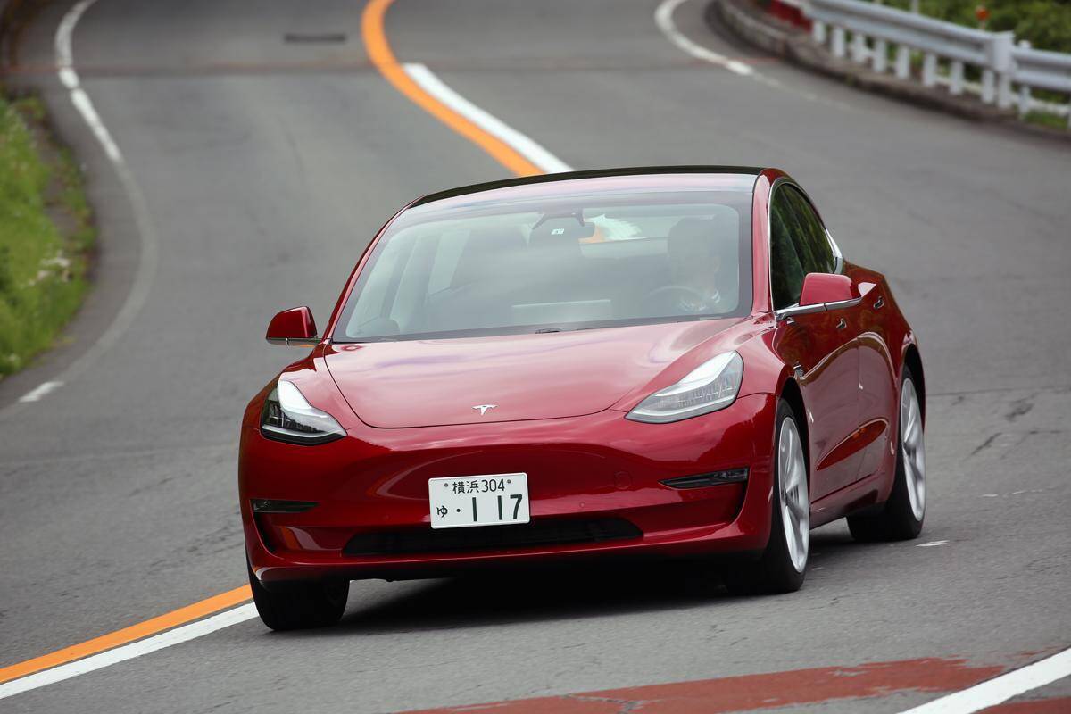 デビューから4年も経つのに走ってない！　テスラ・モデル3を日本で見かけないワケ