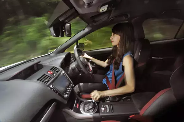 「クルマのATは9速や10速があるのにほとんどのMTが6速までのワケ」の画像