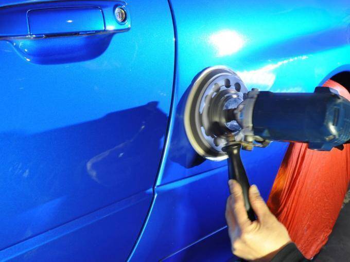 ぶつけても擦ってもいないのにキズ？　知らないうちにクルマについているキズの正体と対策