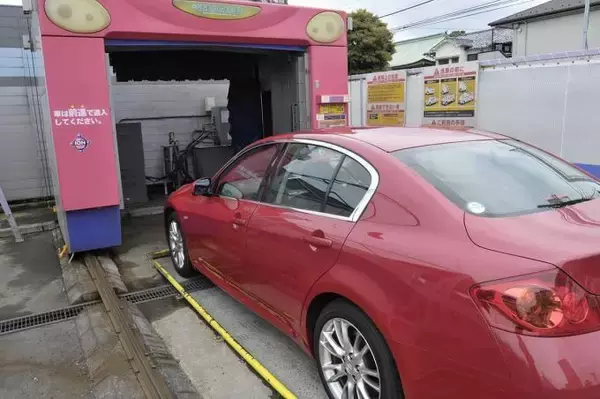 「ぶつけても擦ってもいないのにキズ？　知らないうちにクルマについているキズの正体と対策」の画像