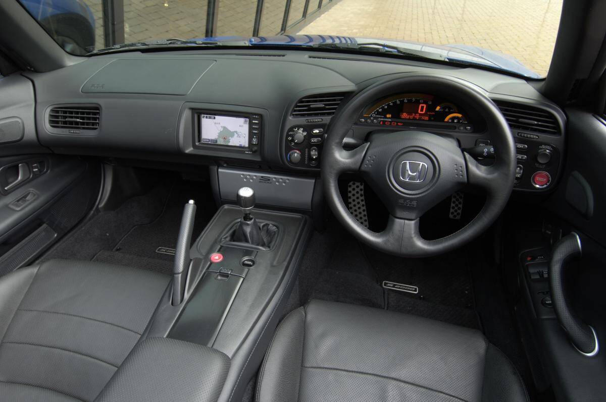 AT限定免許じゃ味わえない！　軟弱者拒否のMTしか選べなかったクルマ５選