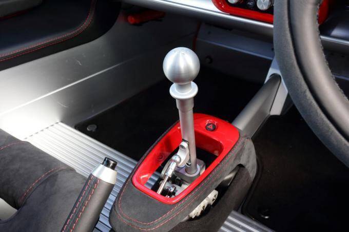 AT限定免許じゃ味わえない！　軟弱者拒否のMTしか選べなかったクルマ５選