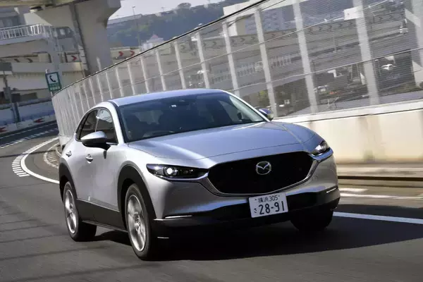 「免許取得者は減ってもガンバる日本車！　じつは多いスポーツカー以外の国産MTモデル」の画像