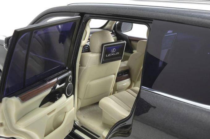 細部まで徹底した作り込みがスゴイ！　京商から18分の1スケール「レクサスLX」発売