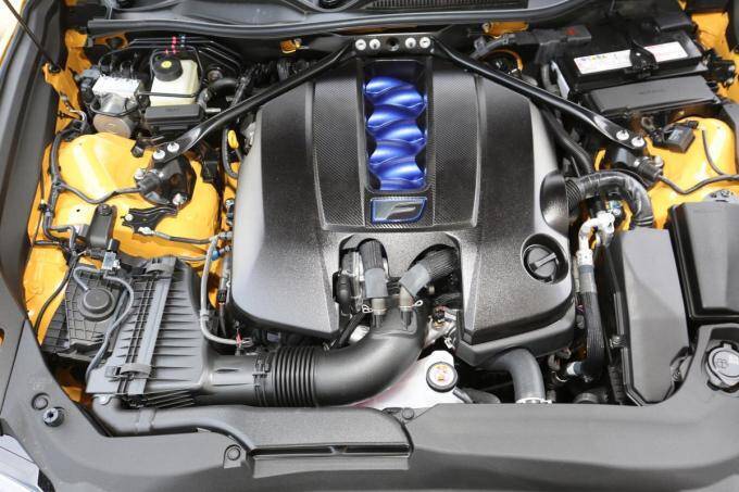 時代に逆行！　絶滅寸前！　それでも小排気量ターボやHVじゃ味わえない大排気量エンジンの魅力