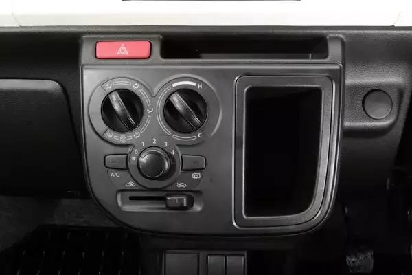 「これが本来の姿だ！　スズキ・アルトバンの軽自動車すぎる潔さ」の画像