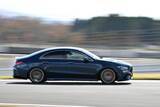 「【試乗】衝撃のエンジンにレーシングドライバーも唖然！　速すぎるメルセデスAMG A 45＆CLA 45 は量産車の常識を覆した」の画像5