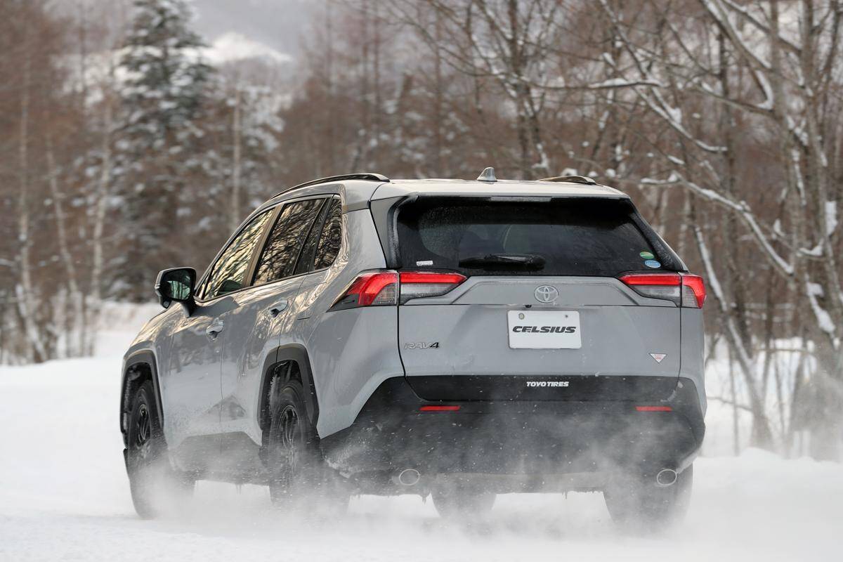 【試乗】圧雪路でのコントロール性が抜群！　SUV乗り必見のトーヨーのオールシーズンタイヤ
