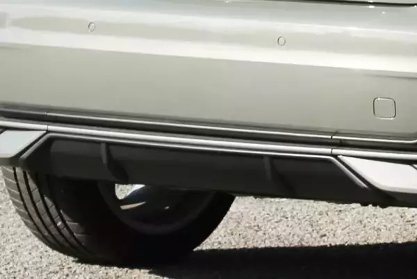 「イマドキのクルマにも遊び心はある！　機能的には無意味な「なんちゃって装備」」の画像