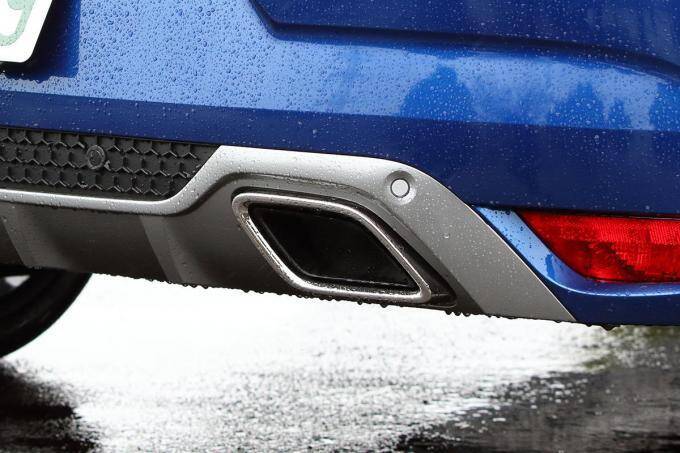 イマドキのクルマにも遊び心はある！　機能的には無意味な「なんちゃって装備」