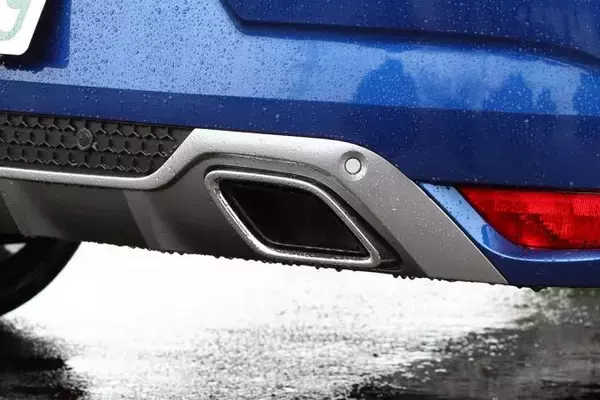 「イマドキのクルマにも遊び心はある！　機能的には無意味な「なんちゃって装備」」の画像