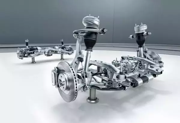 「メルセデスAMG GLE53 4MATIC＋登場！　直6ターボ＆電動スーパーチャージャーで435馬力を発揮」の画像