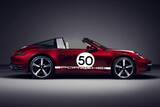 「伝統に敬意を表したデザインを採用するポルシェ911タルガ4Sの限定モデルが992台のみ発売」の画像1