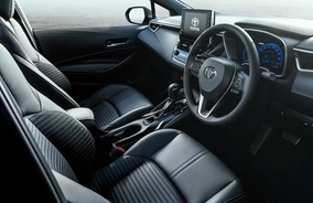 トヨタ・カローラスポーツに特別仕様車「Style Package」を設定　一部改良で新色も追加