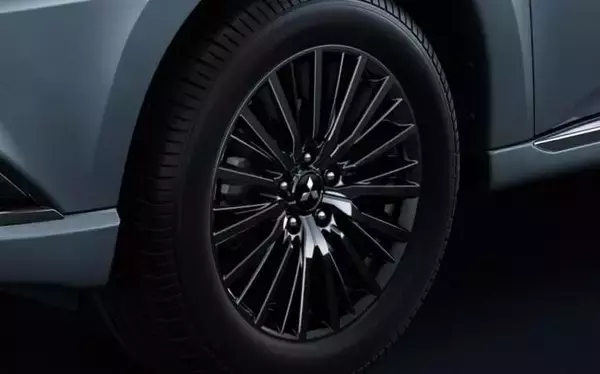 「ブラック基調でスポーティな三菱アウトランダーPHEVの特別仕様車「BLACK Edition」発売」の画像